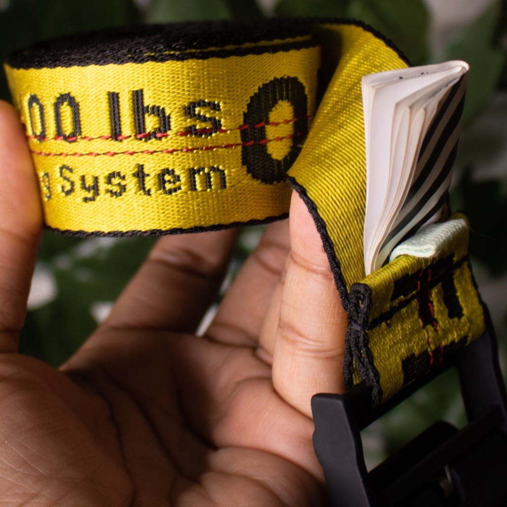 OFF-WHITE Logo Belt (like new)